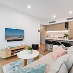 Broadbeach Island 2 Bedroom Casino Apartment - Coasthm